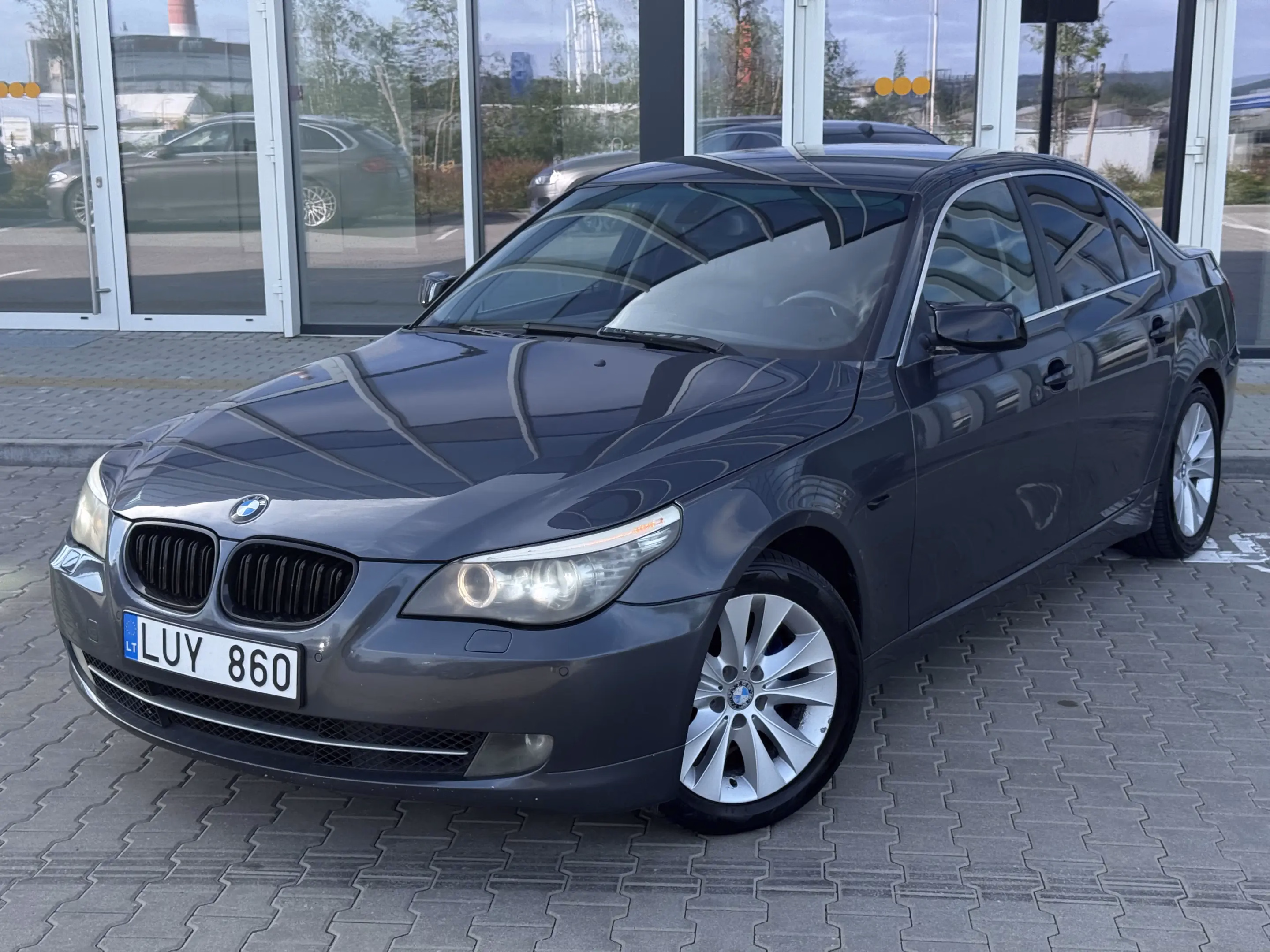 BMW 525