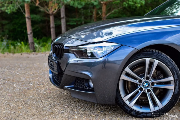 BMW 330