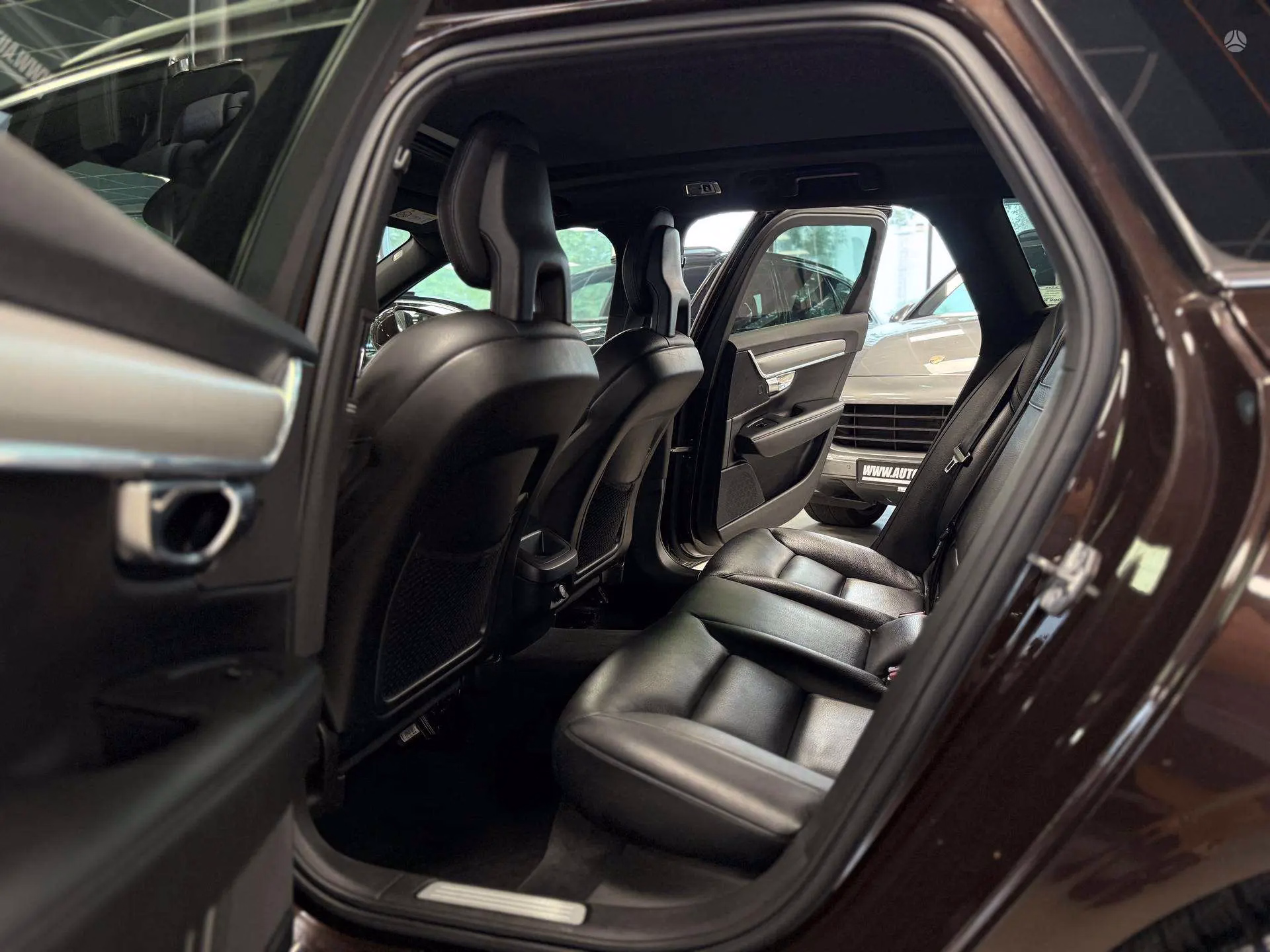 Volvo V90