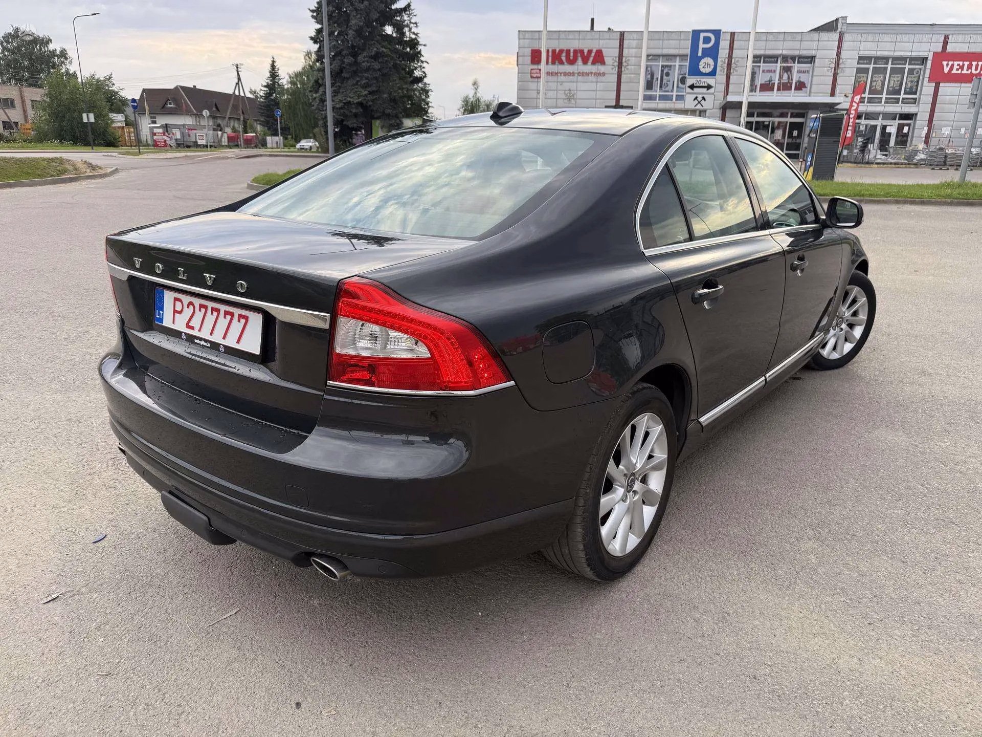 Volvo S80