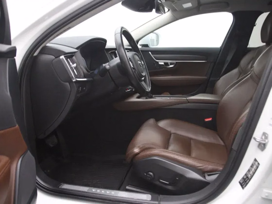 Volvo V90 Cross Country