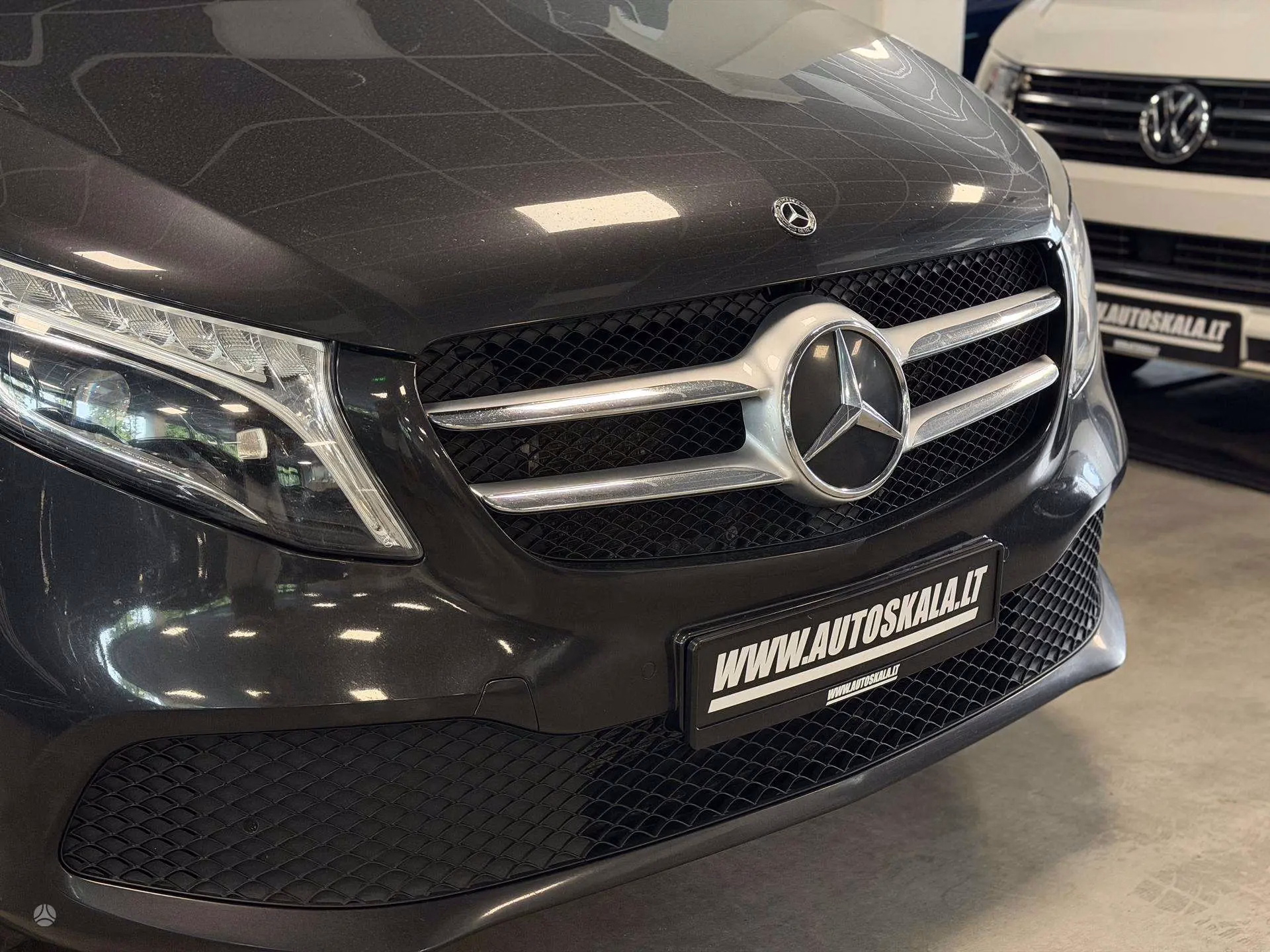 Mercedes-Benz V 220