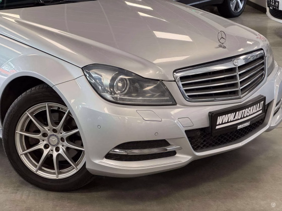 Mercedes-Benz C 220