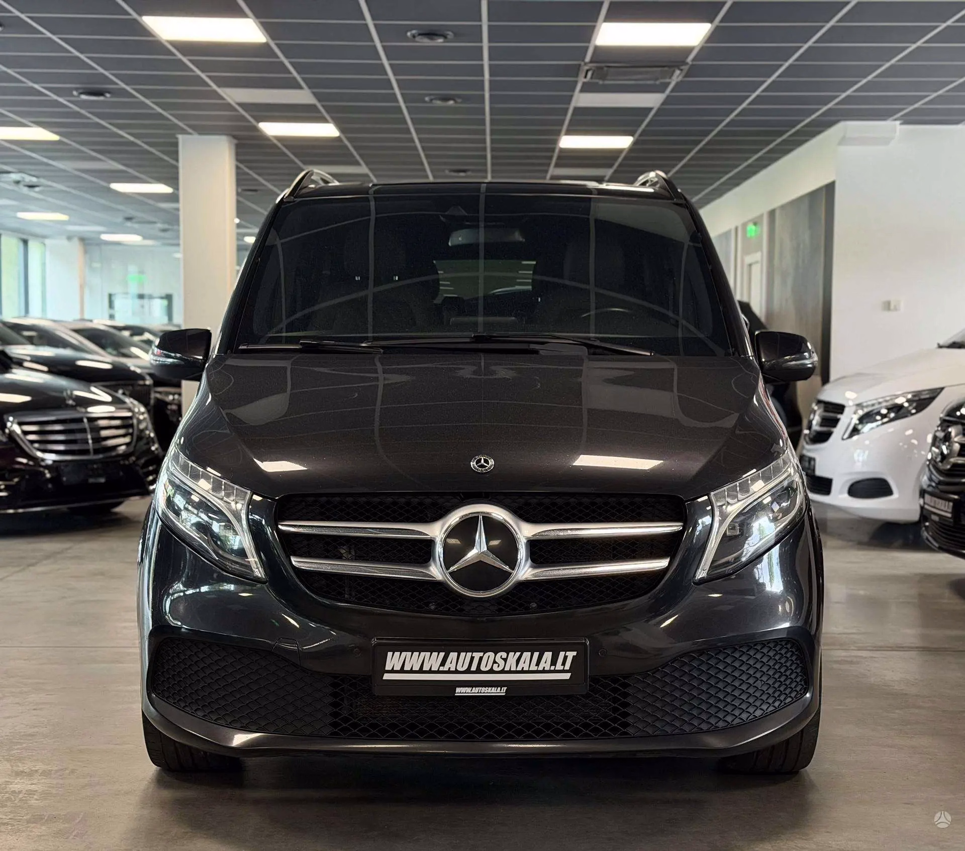 Mercedes-Benz V 220
