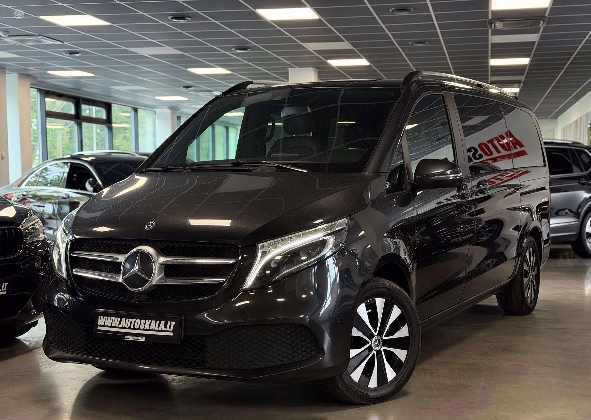 Mercedes-Benz V 220