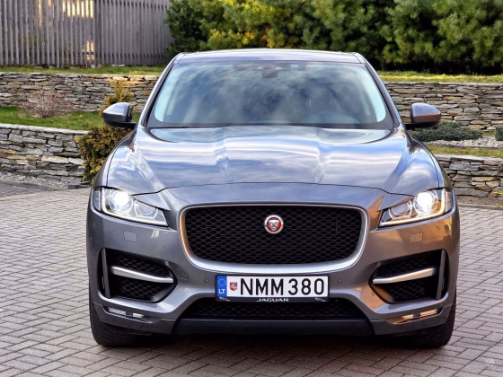 Jaguar F-Pace