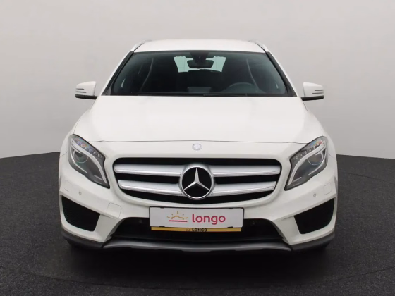 Mercedes-Benz GLA 220