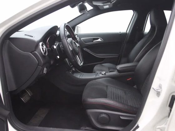 Mercedes-Benz GLA 220