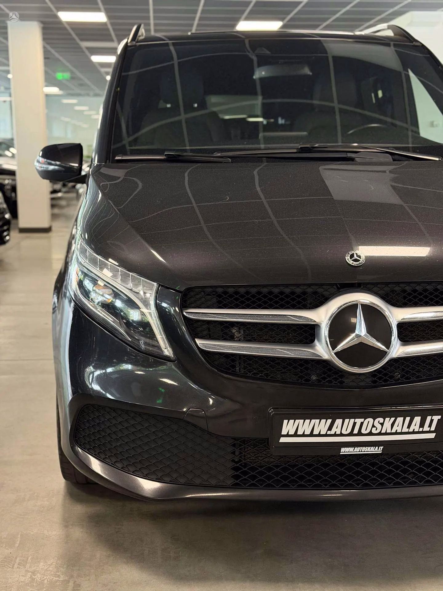 Mercedes-Benz V 220