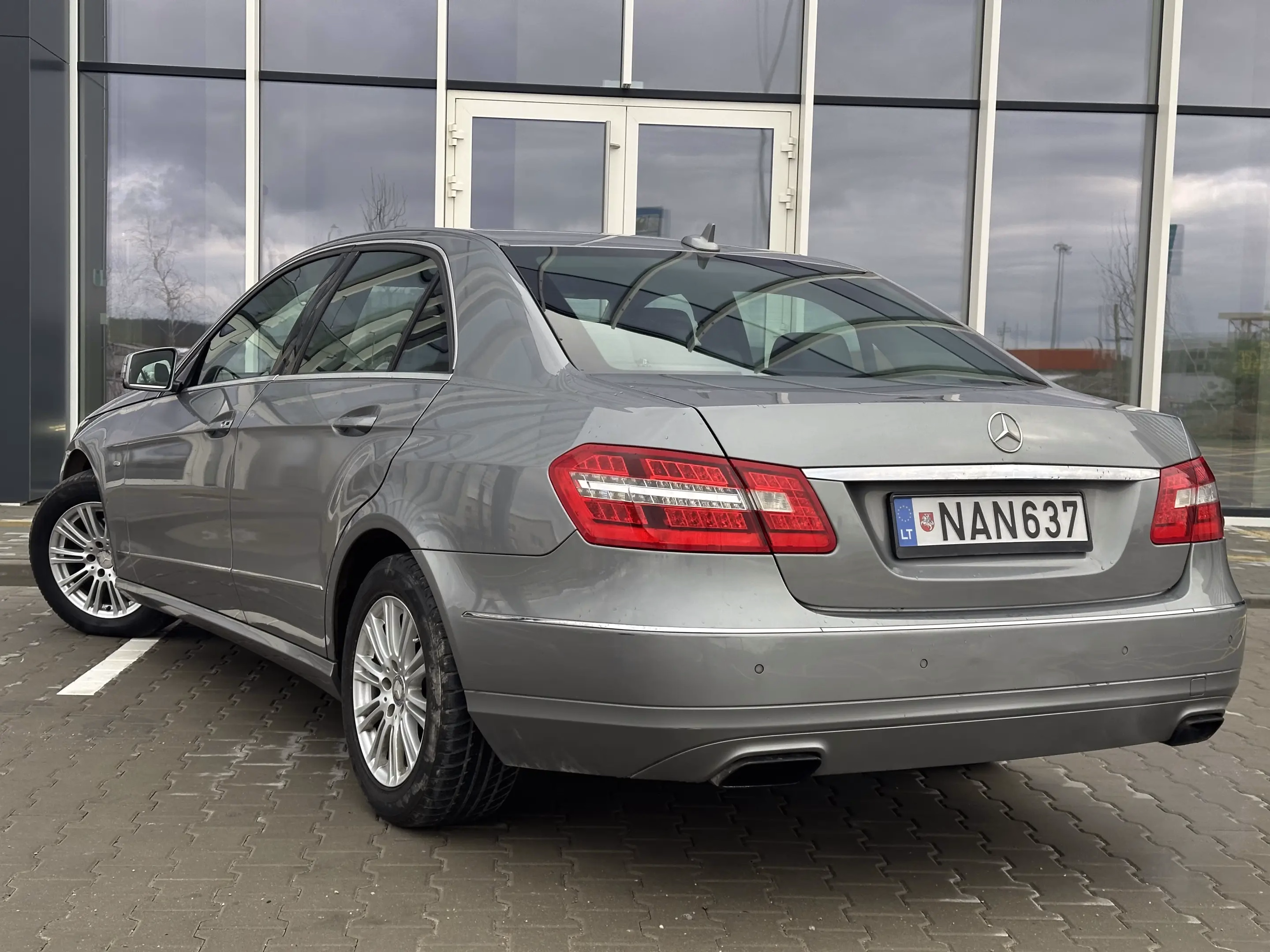 Mercedes-Benz E 200