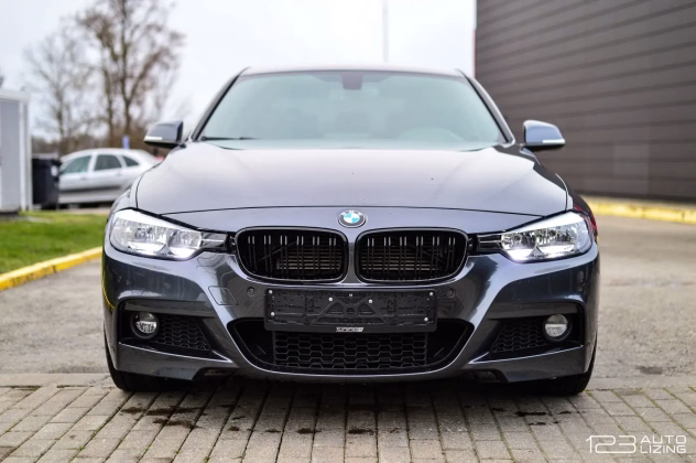 BMW 330