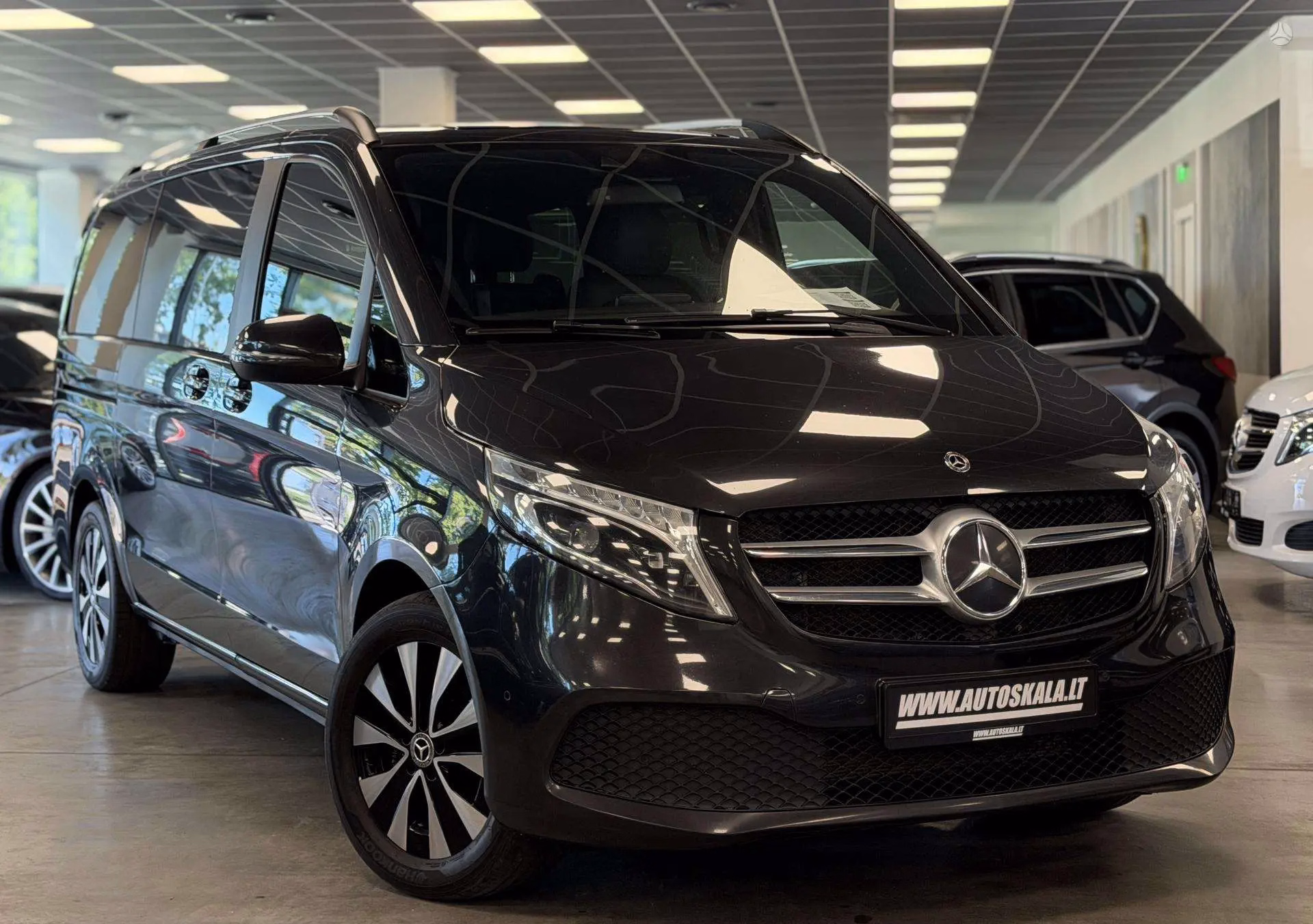 Mercedes-Benz V 220