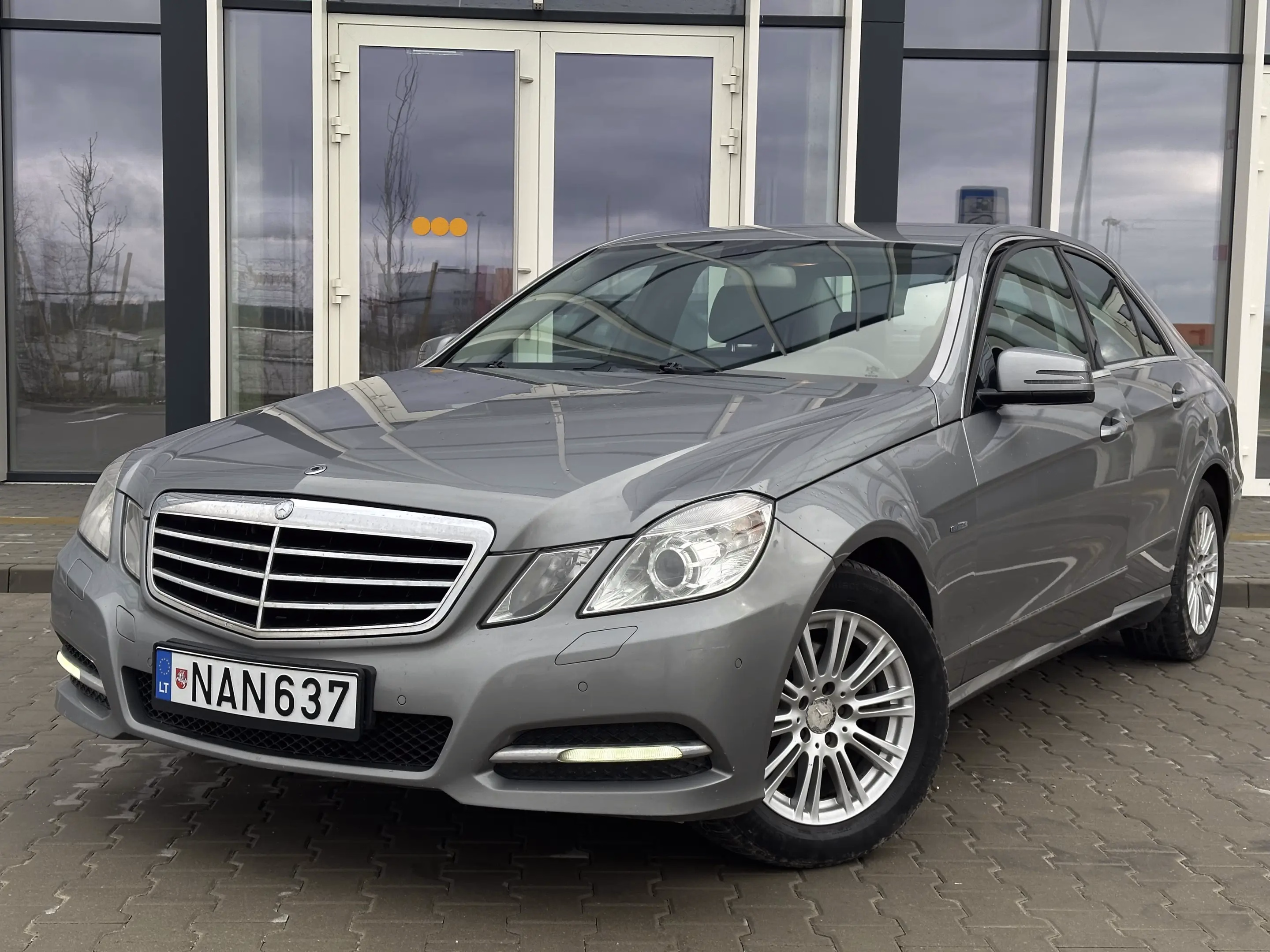 Mercedes-Benz E 200