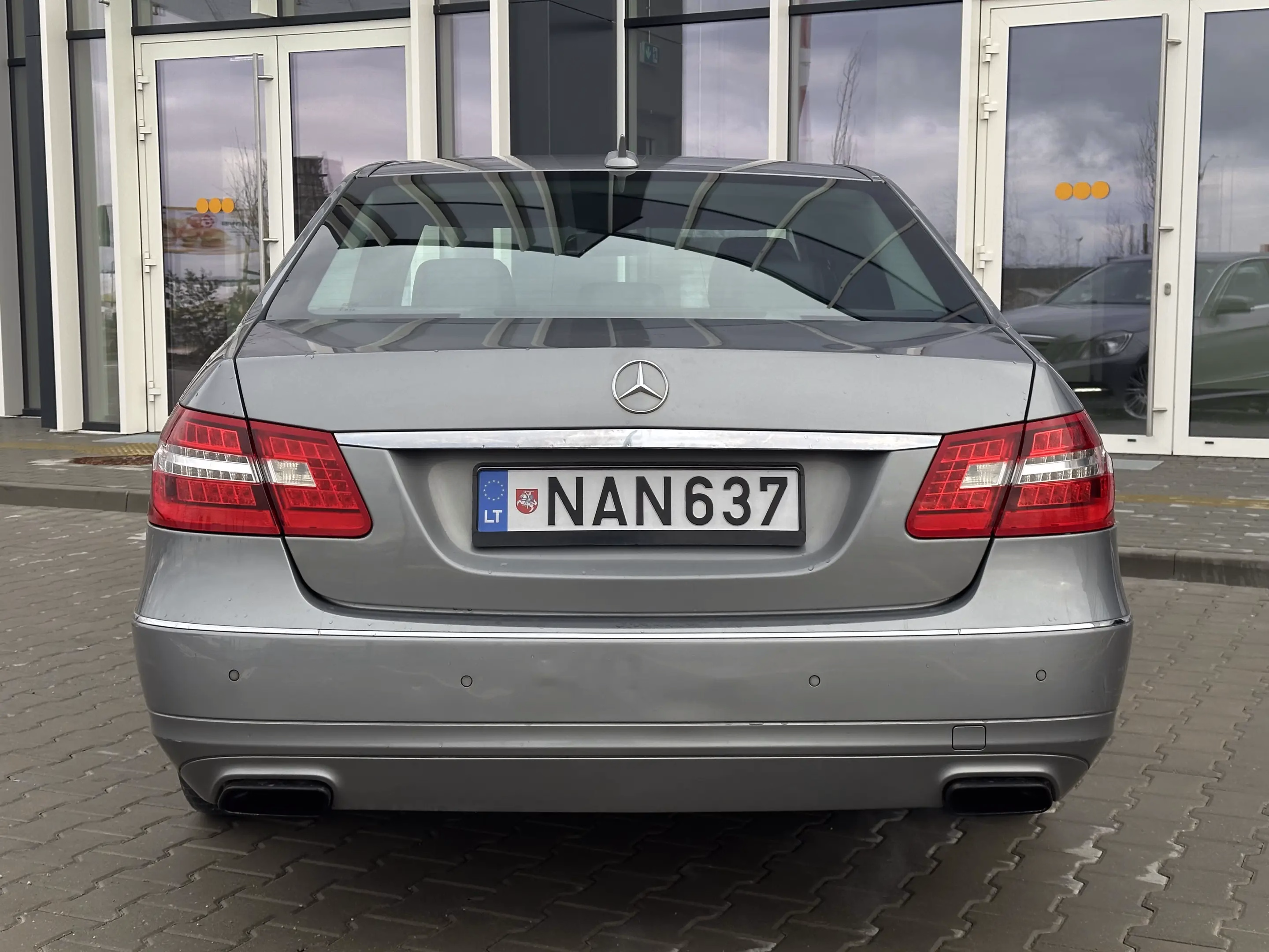 Mercedes-Benz E 200