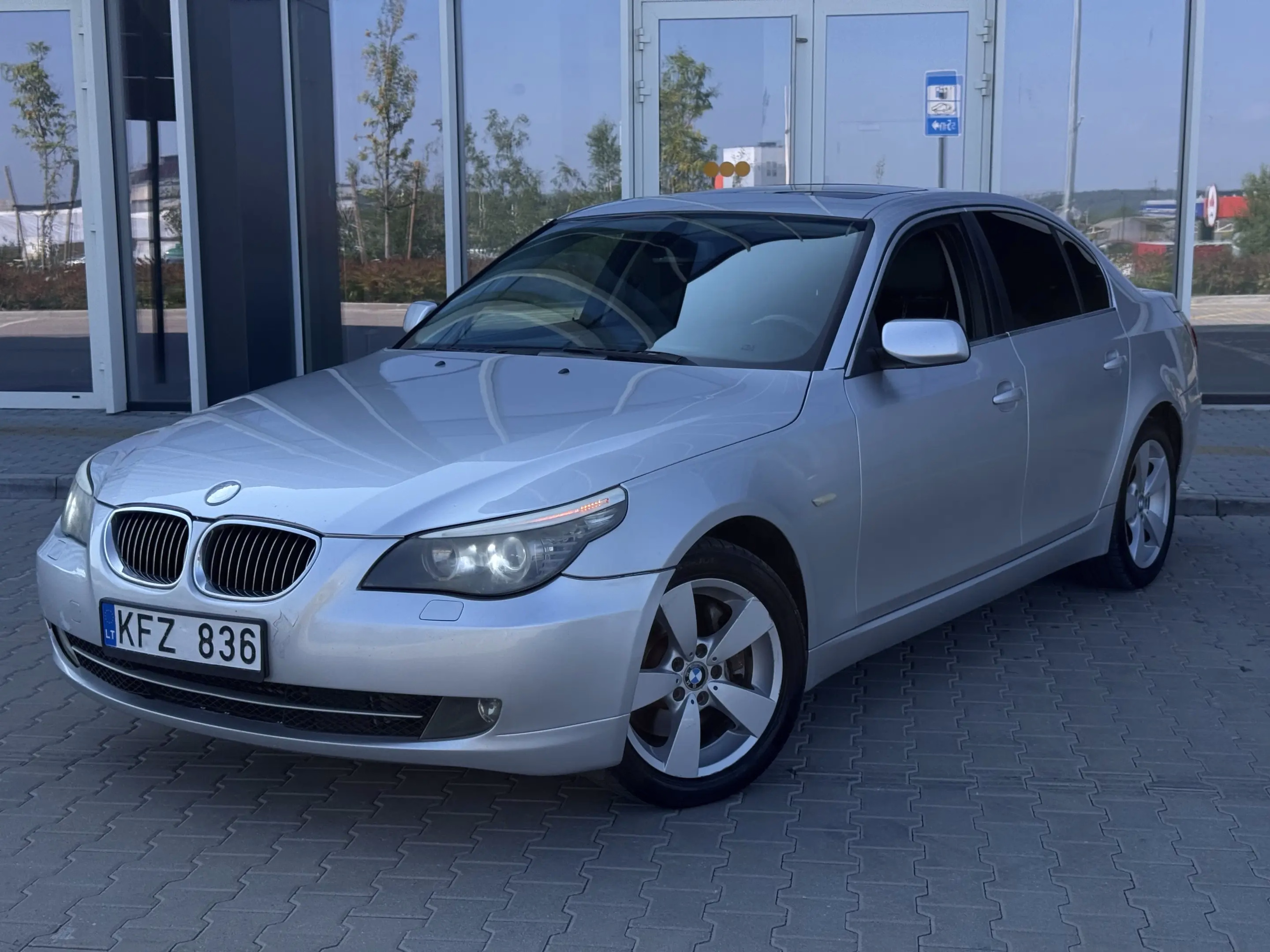 BMW 528