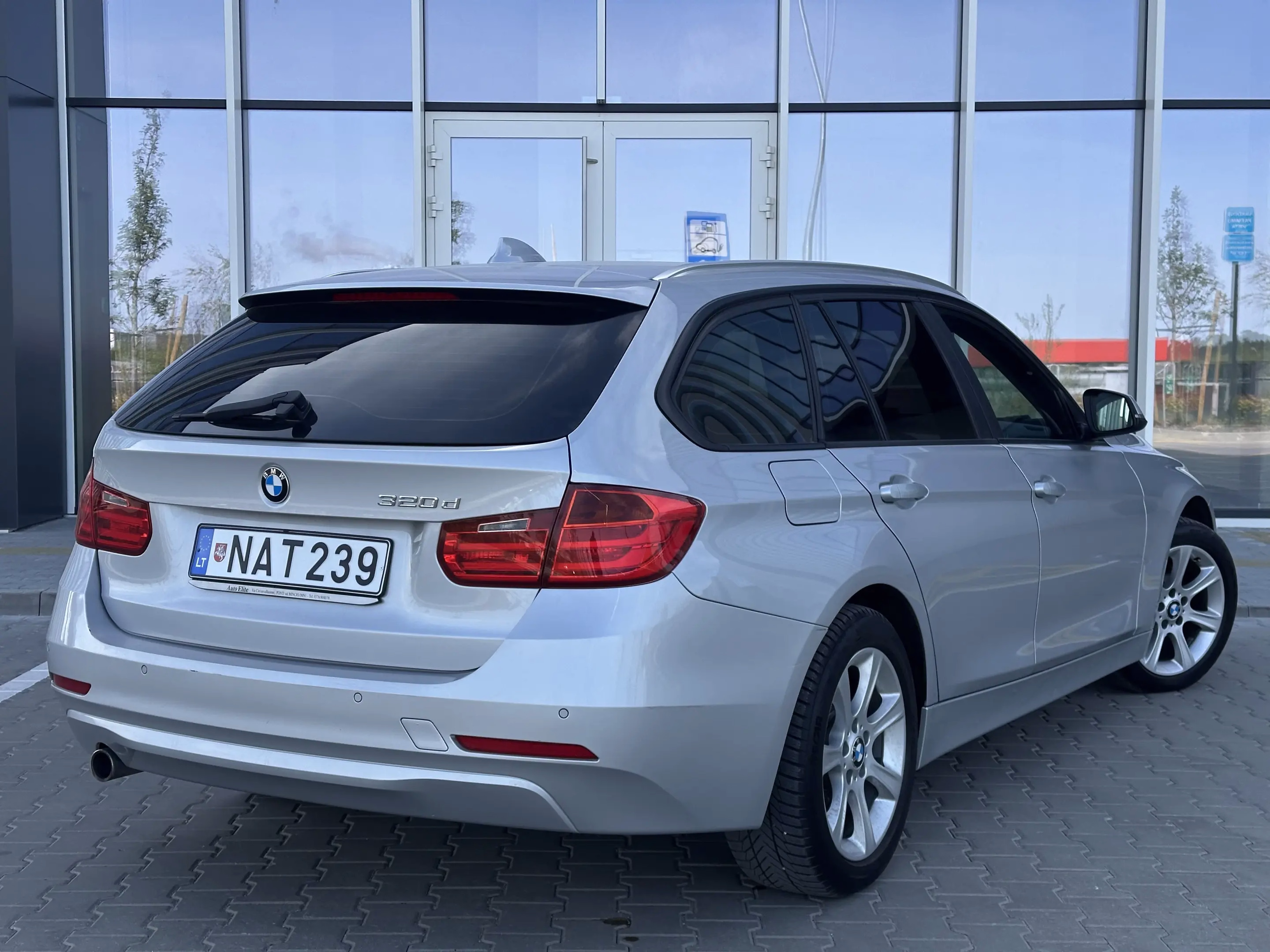 BMW 320