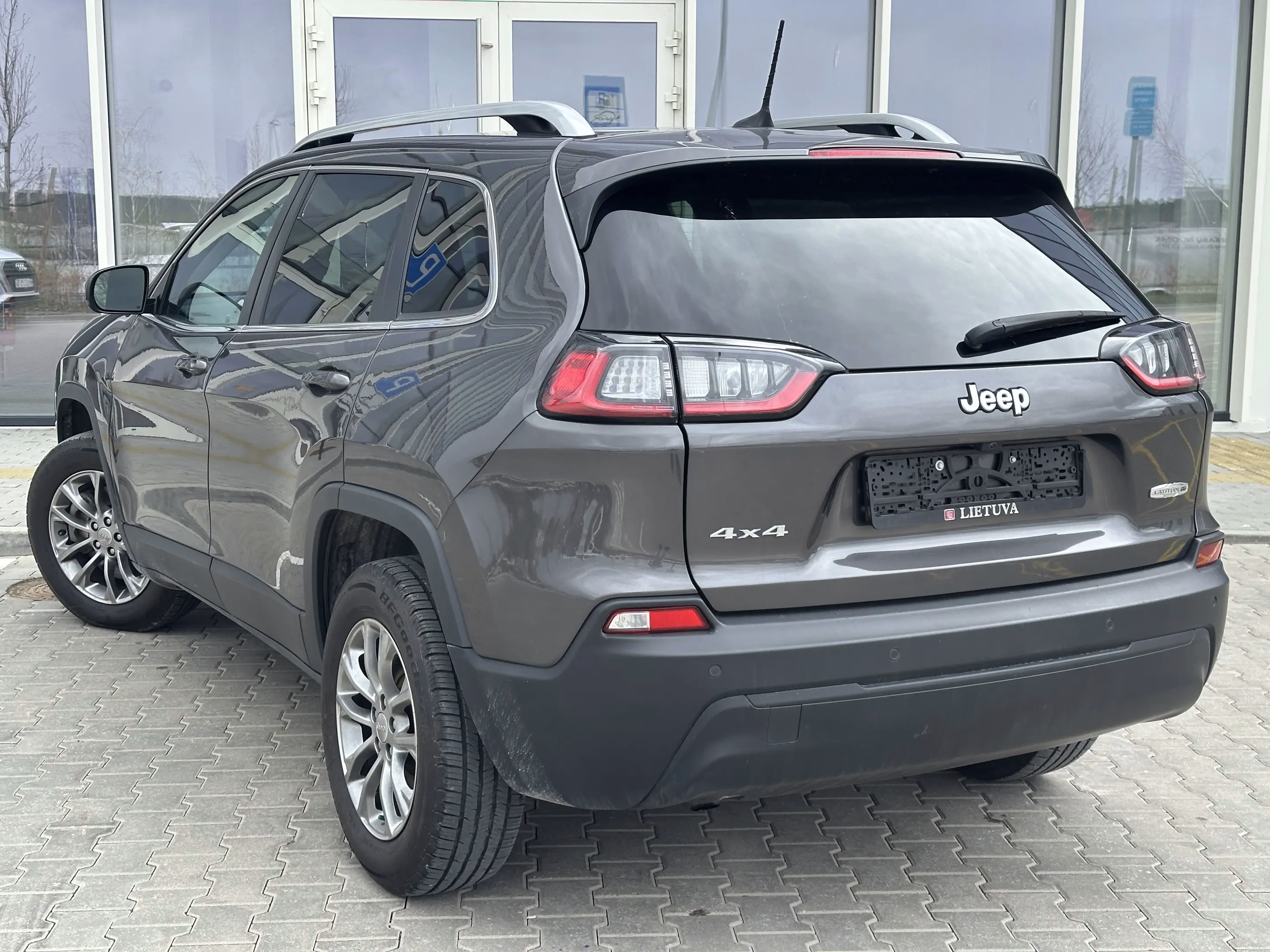 Jeep Cherokee