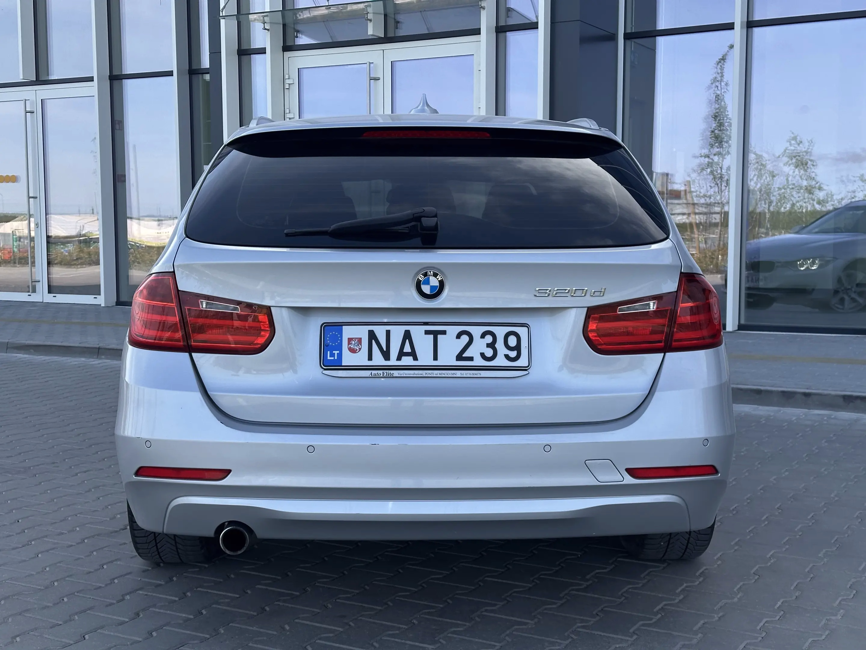 BMW 320