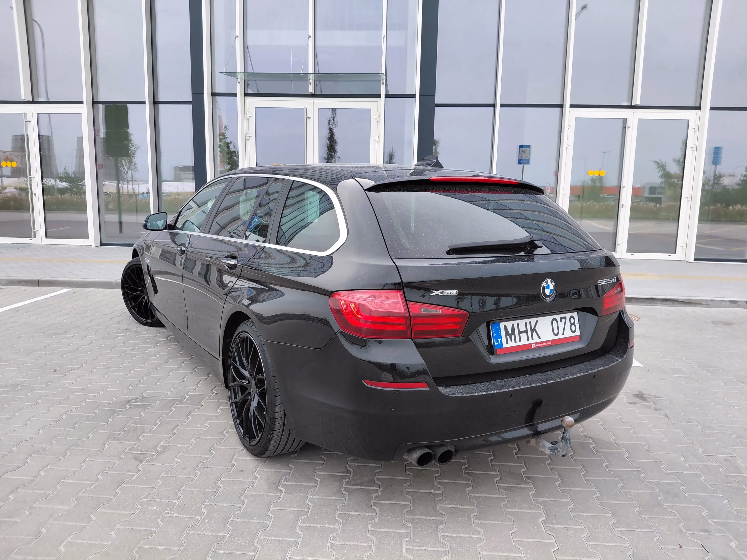 BMW 525
