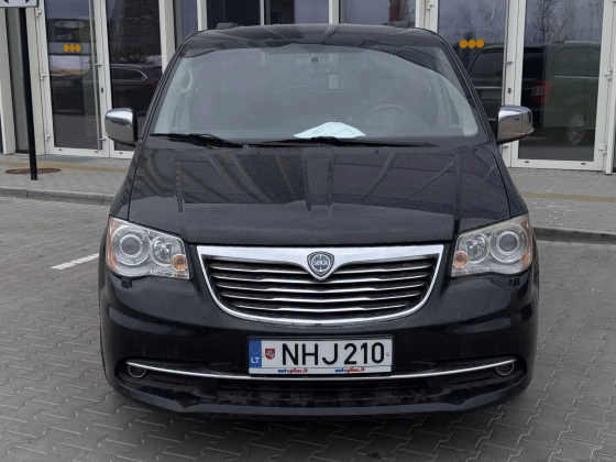 Lancia Voyager