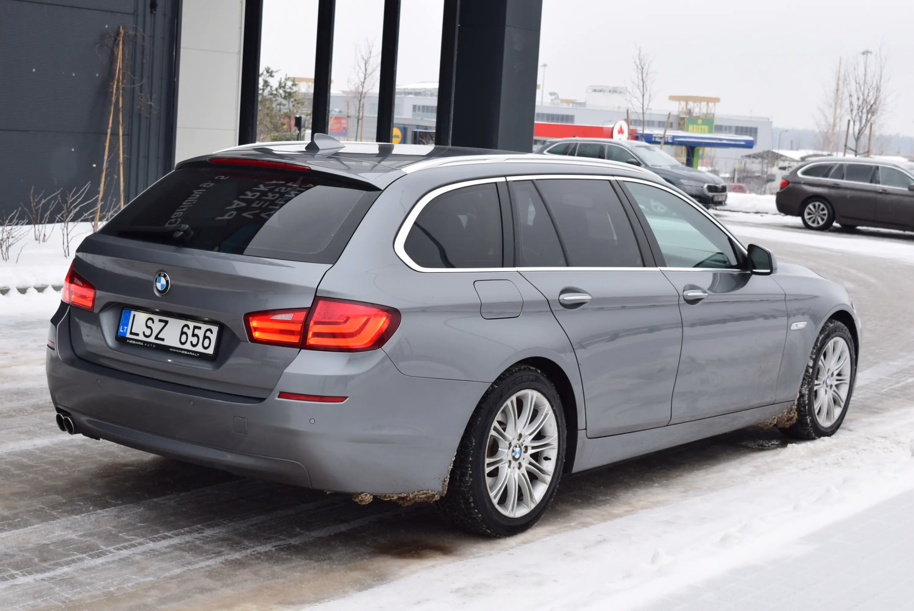 BMW 525