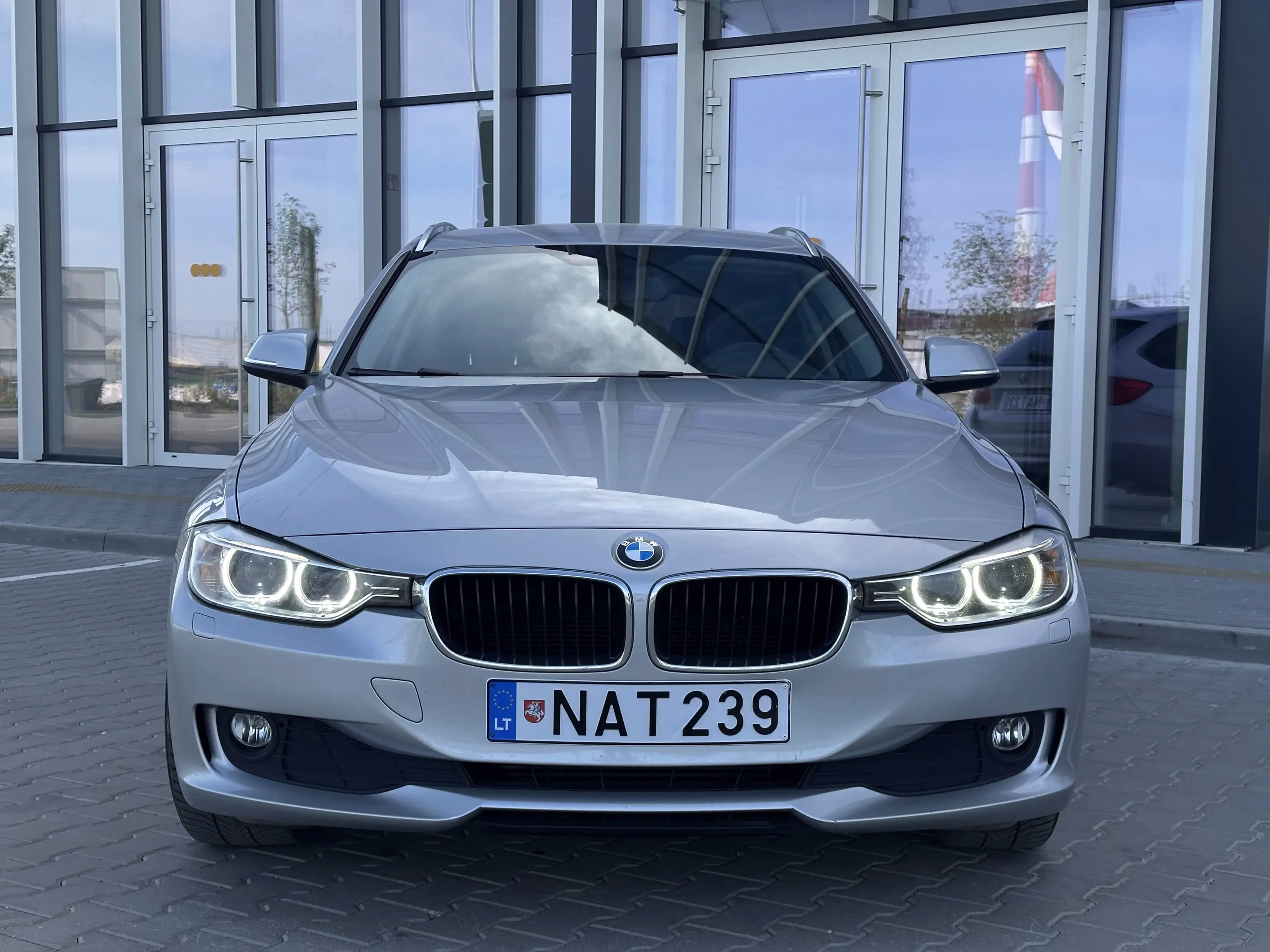 BMW 320
