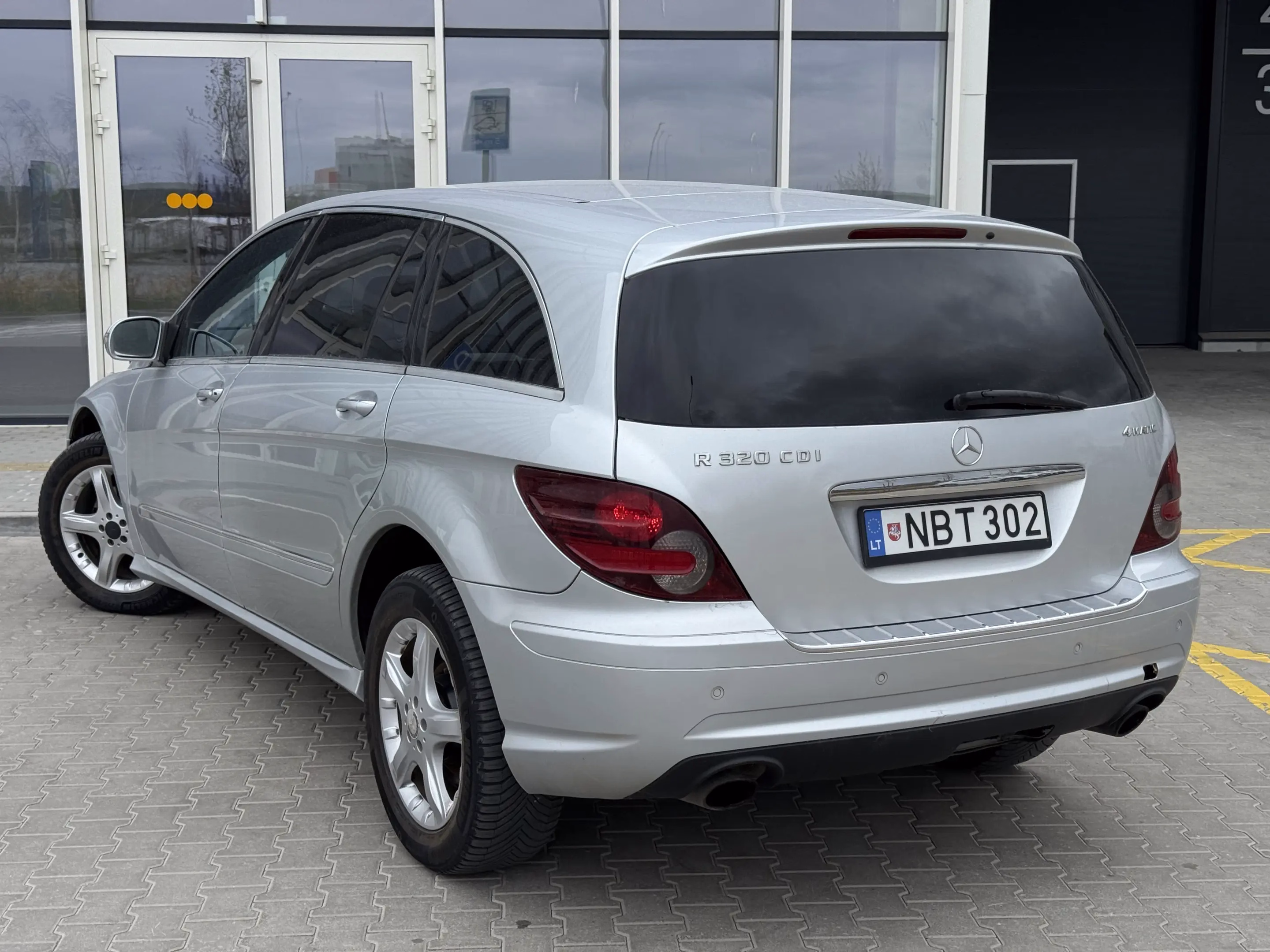 Mercedes-Benz R 350