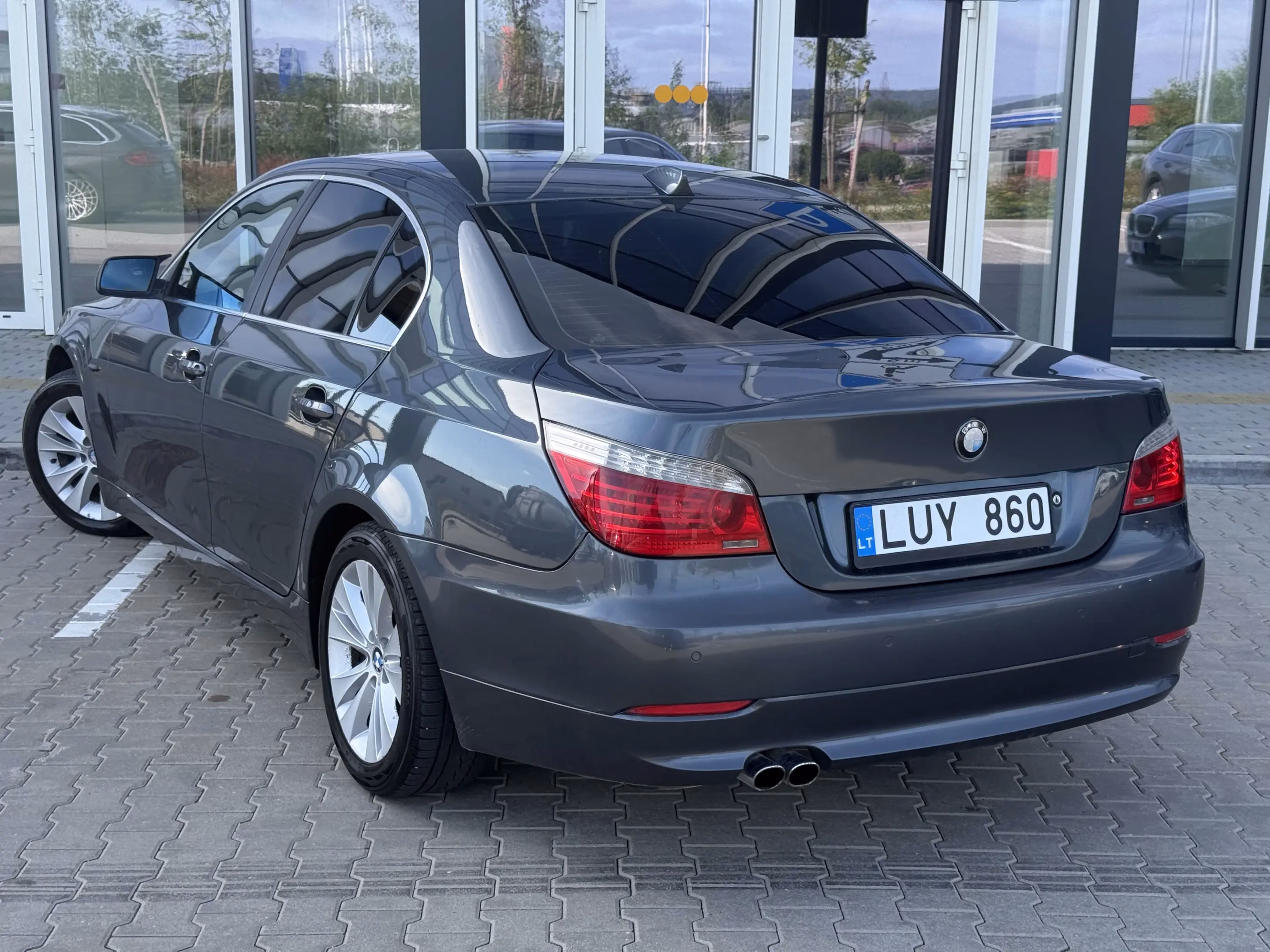 BMW 525