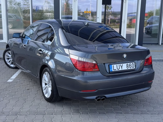 BMW 525