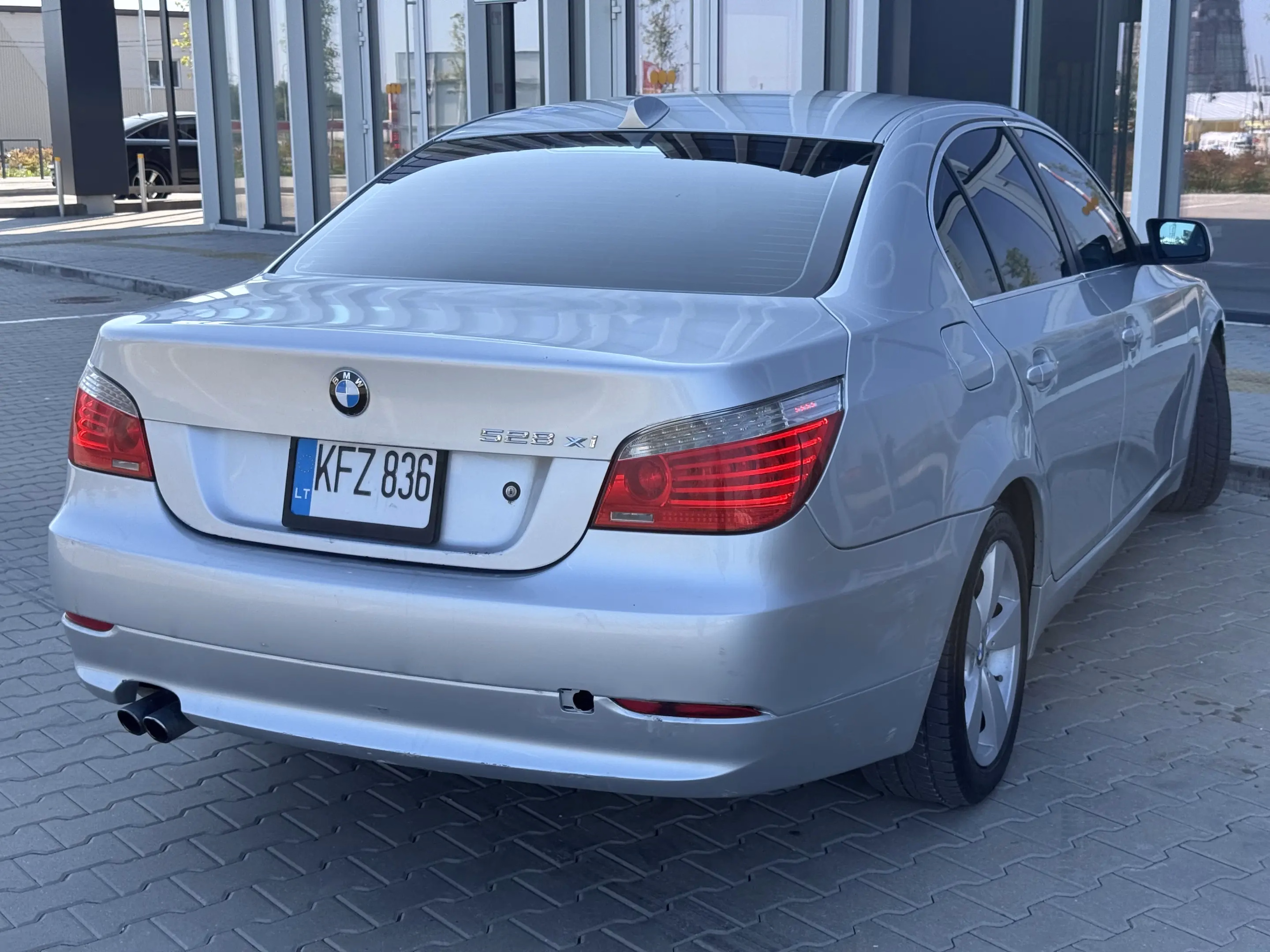 BMW 528