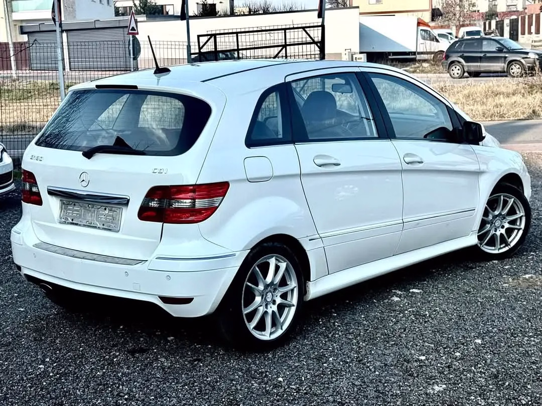 Mercedes-Benz B 200