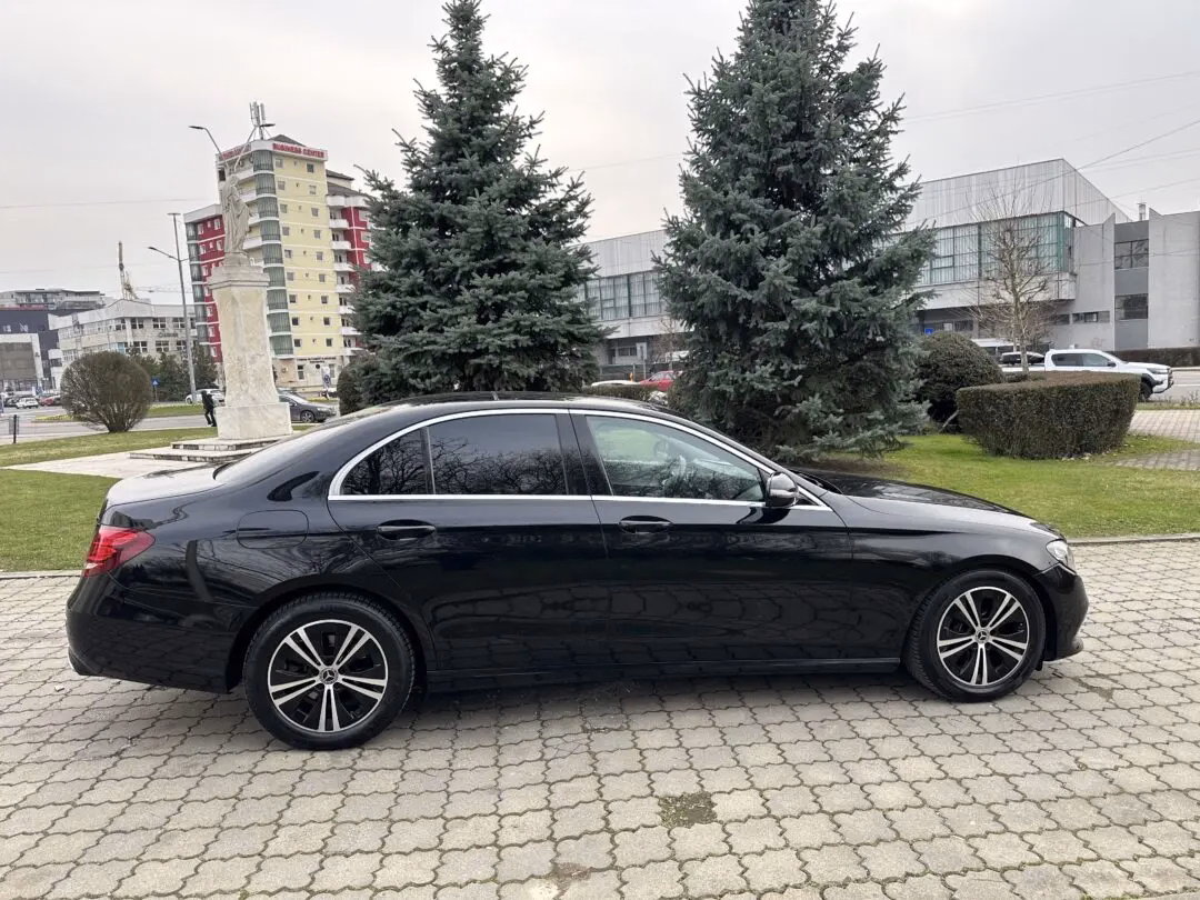Mercedes-Benz E 220
