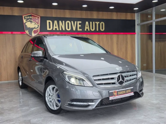 Mercedes-Benz B 180