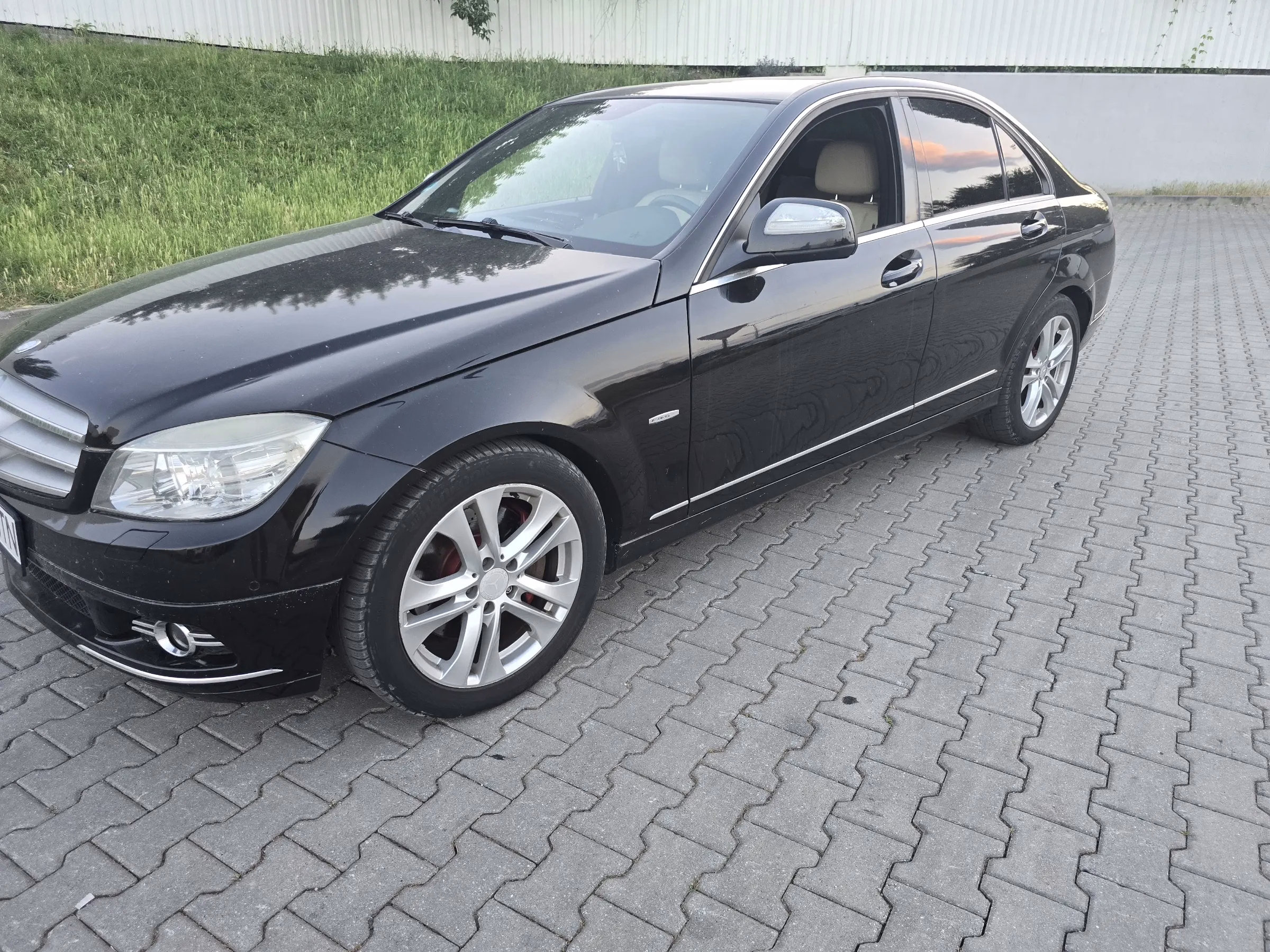 Mercedes-Benz C 320