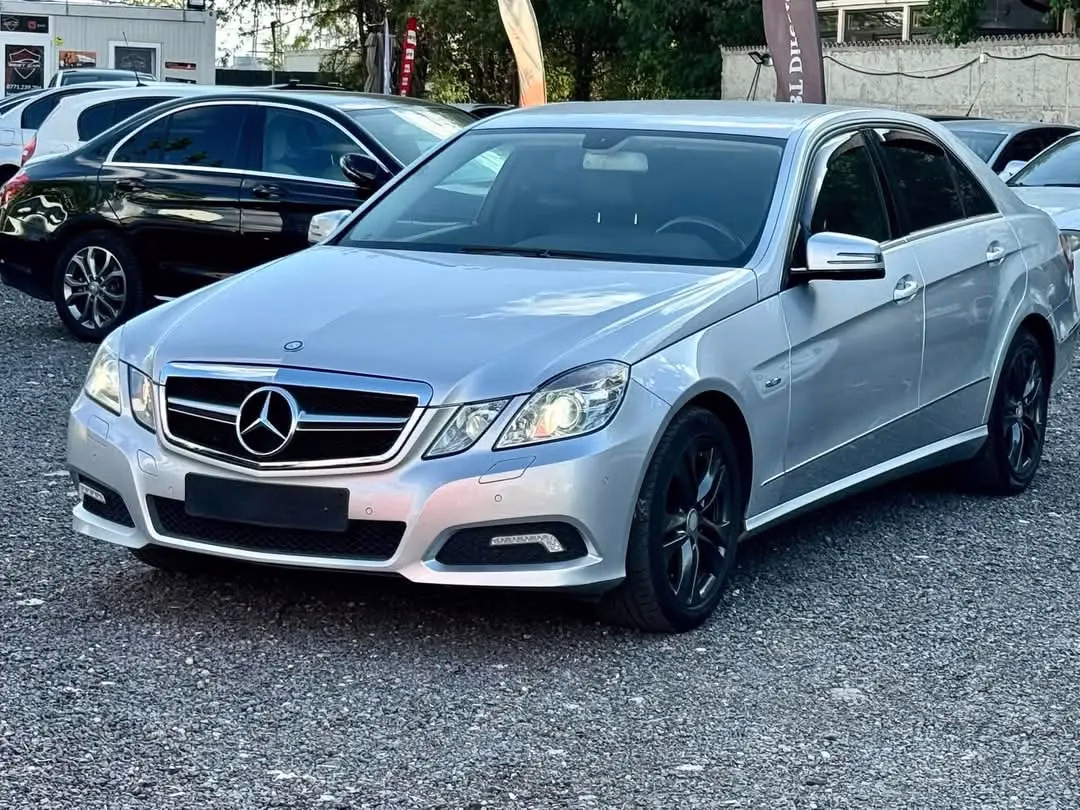 Mercedes-Benz E 200