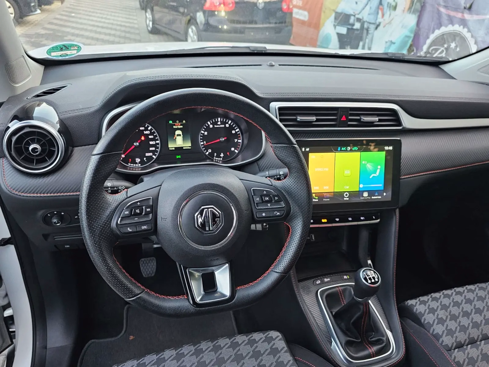 MG ZS