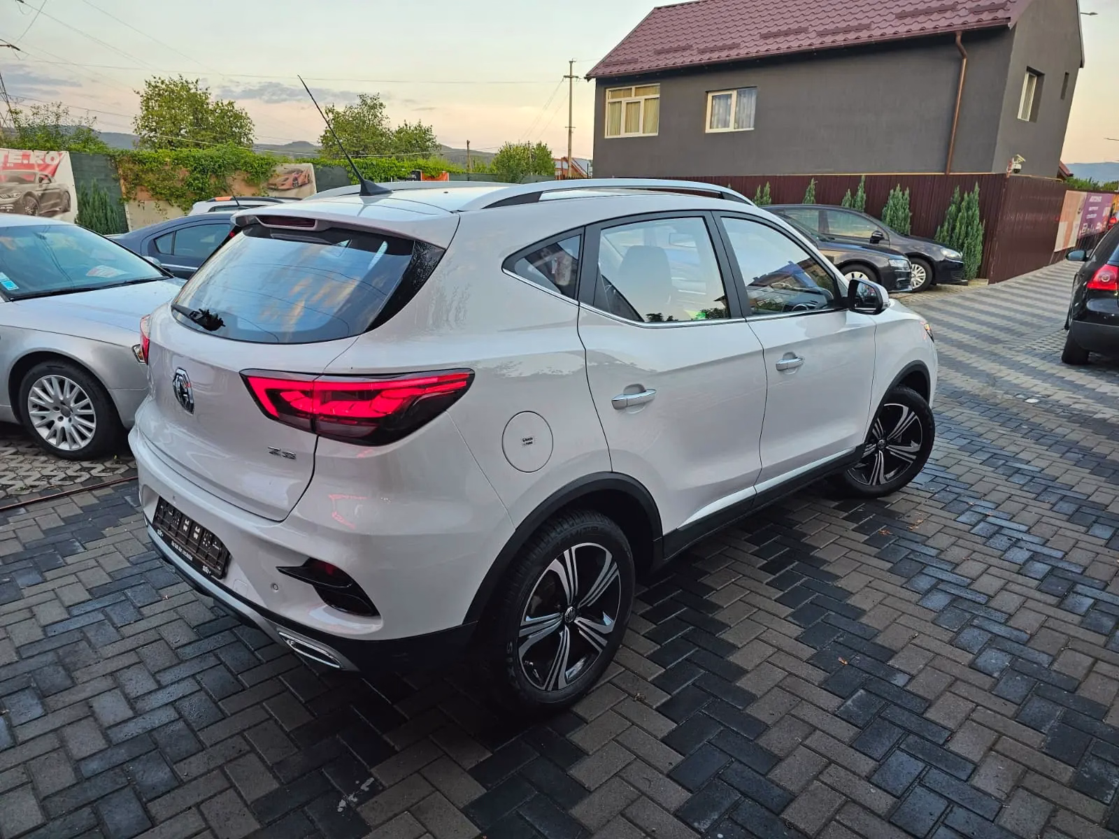 MG ZS
