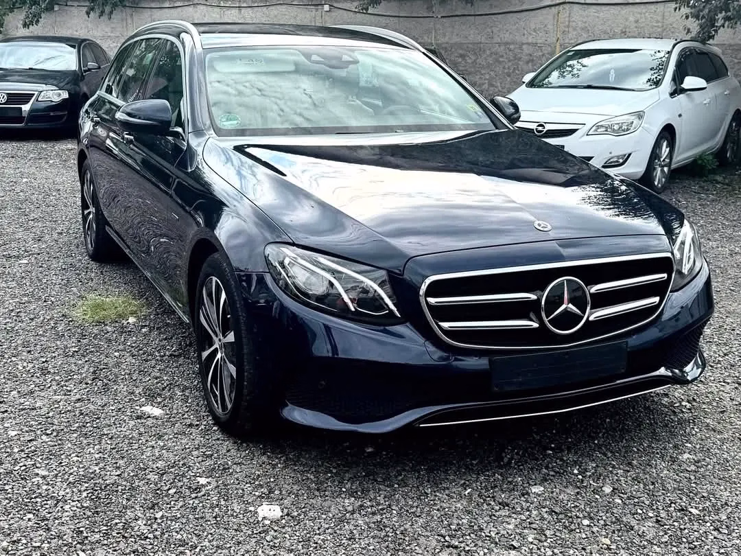Mercedes-Benz E 300