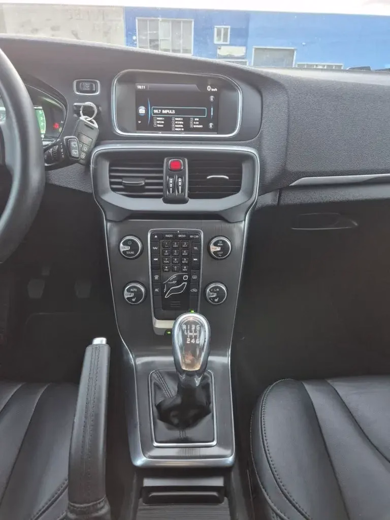 Volvo V40