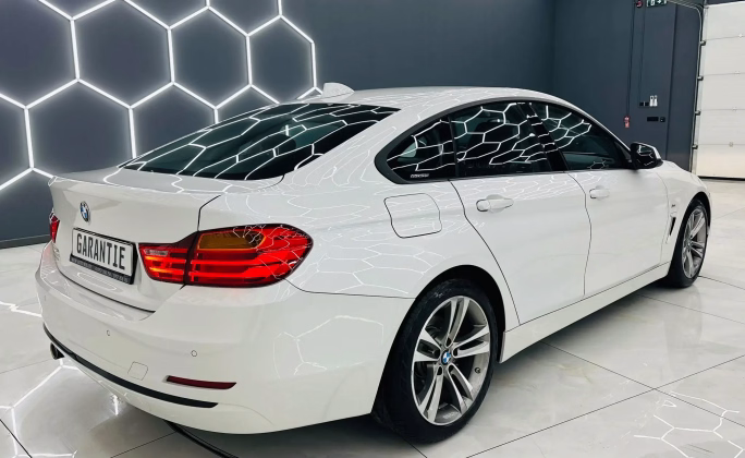 BMW 418