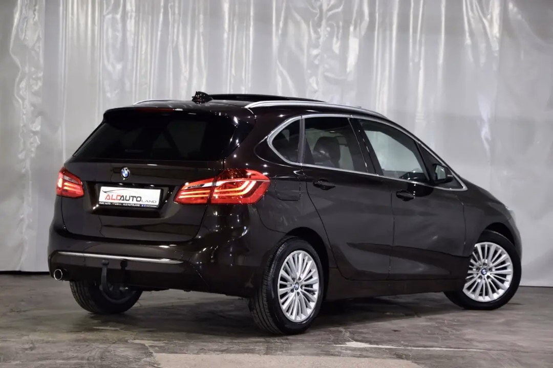 BMW 218