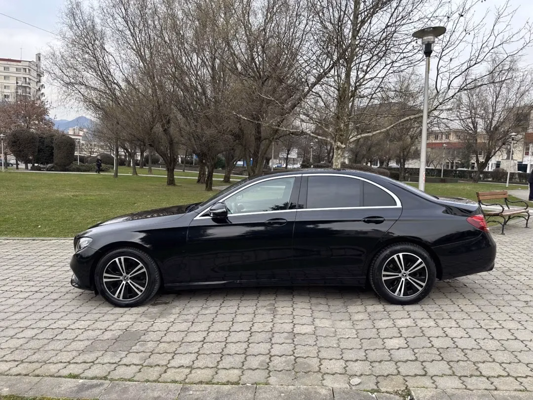 Mercedes-Benz E 220