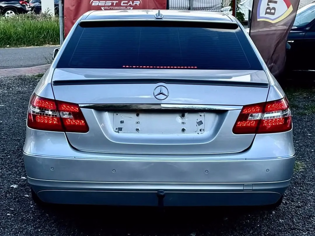 Mercedes-Benz E 200
