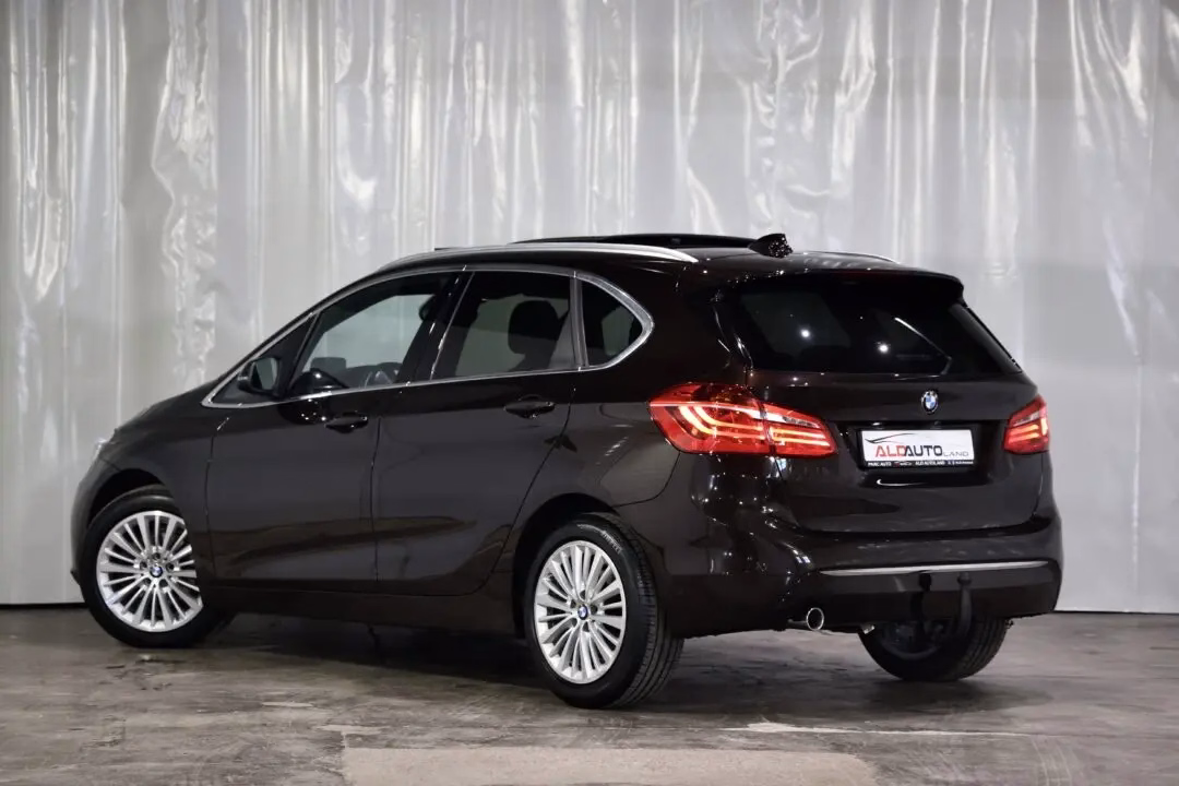 BMW 218
