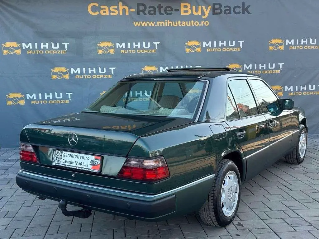 Mercedes-Benz E 230
