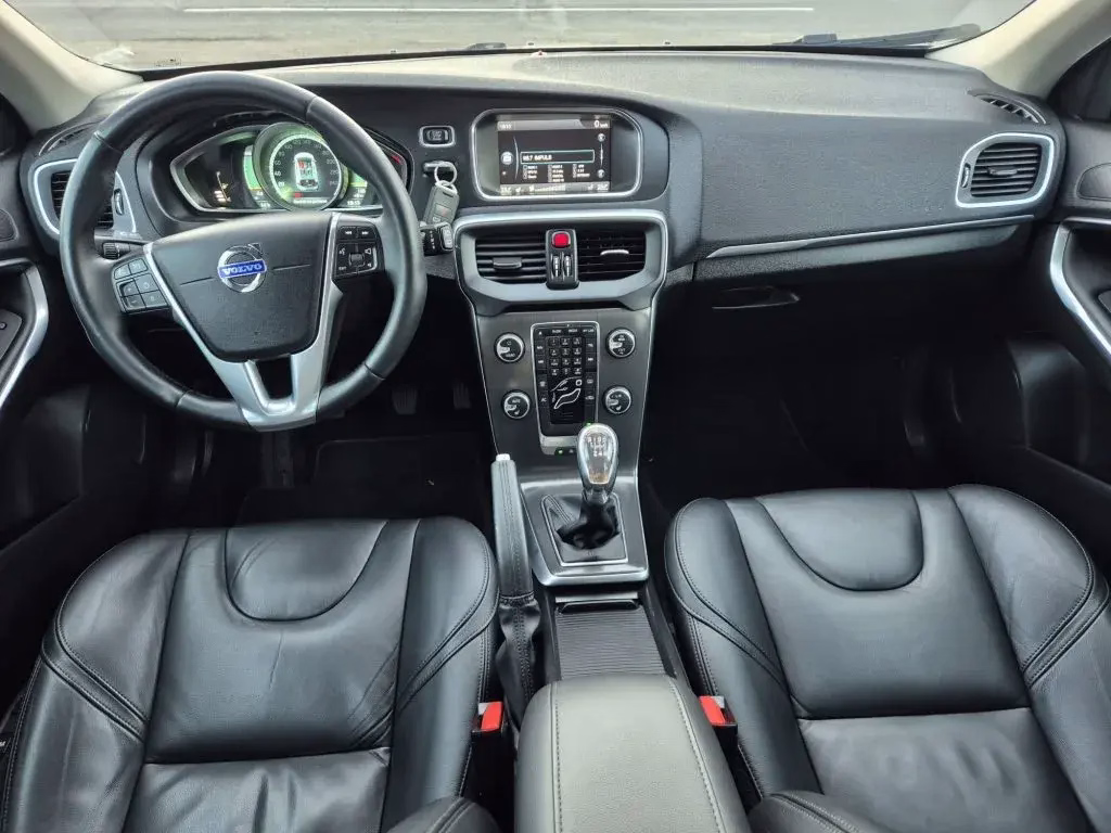 Volvo V40