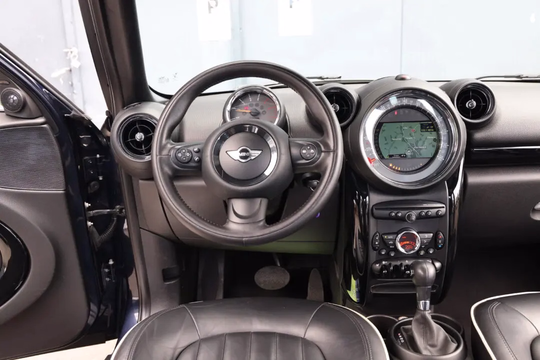 MINI One Countryman