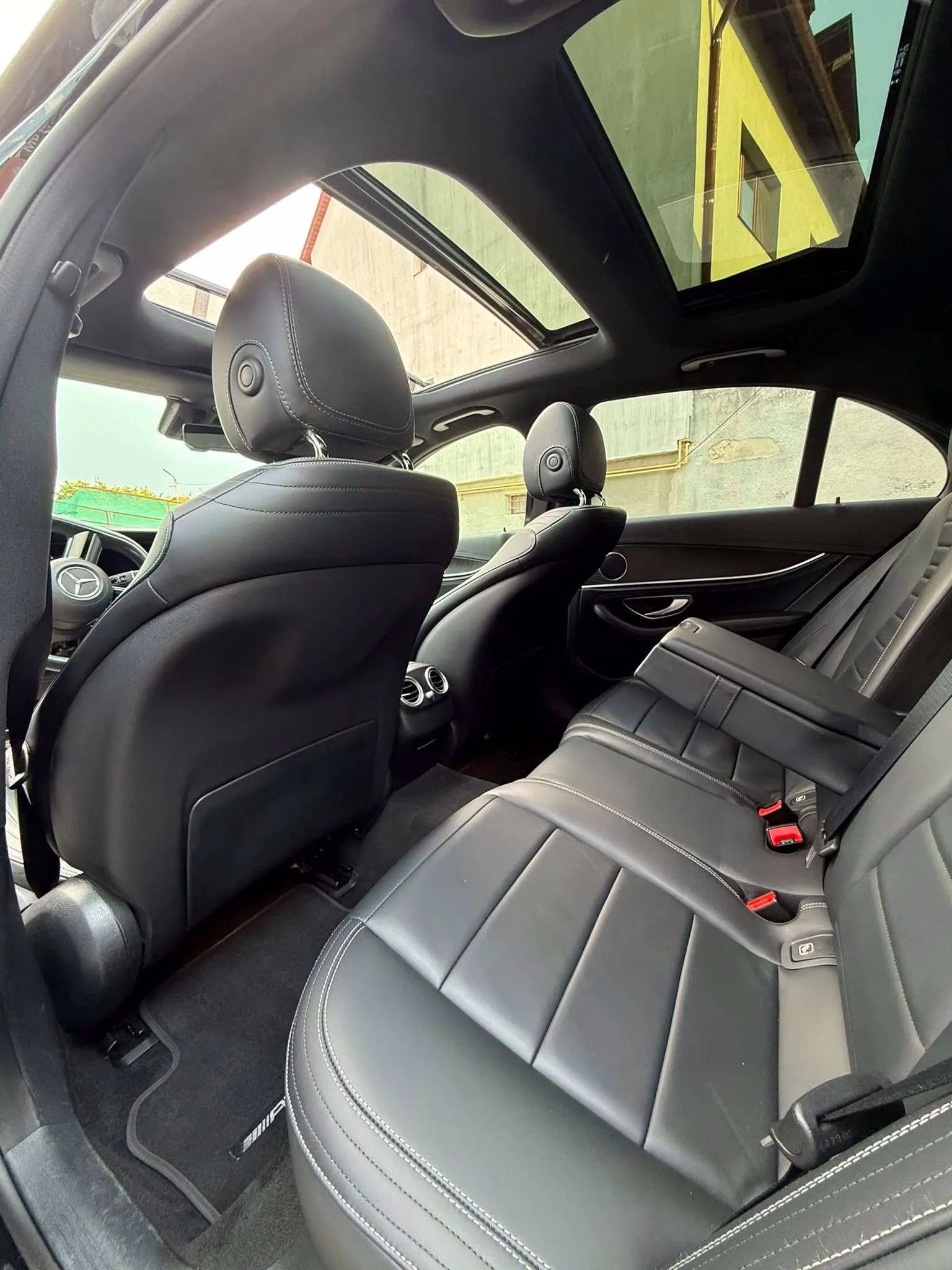 Mercedes-Benz E 200
