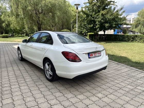 Mercedes-Benz C 220