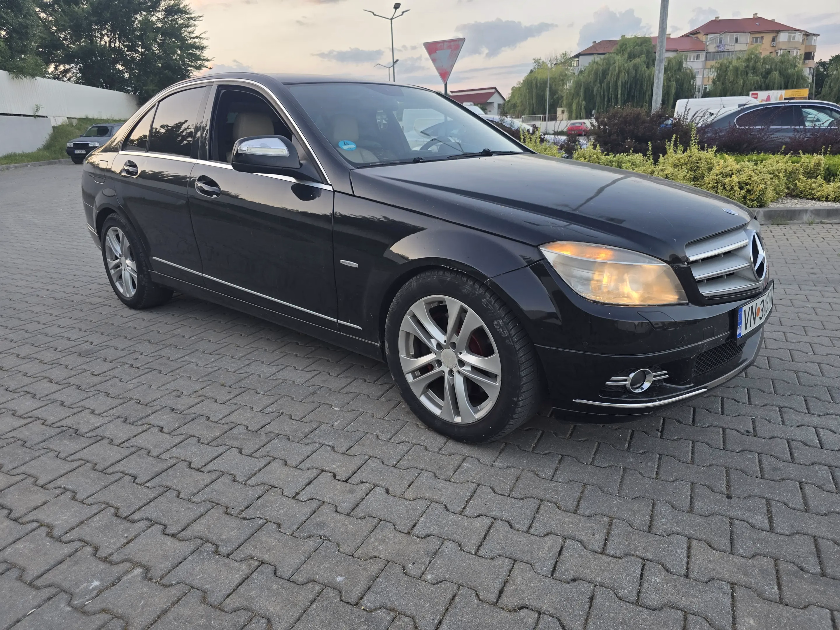 Mercedes-Benz C 320